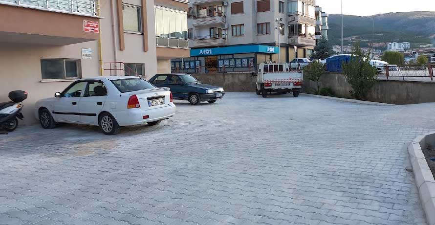 Parke Taş Döşemesi